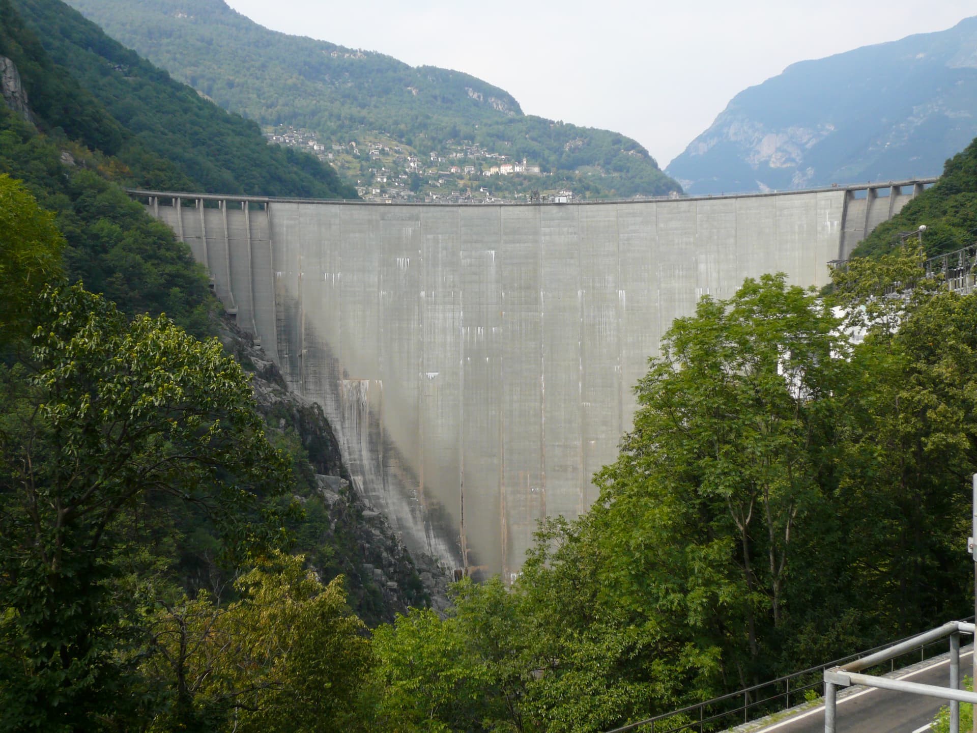Verzasca Dam