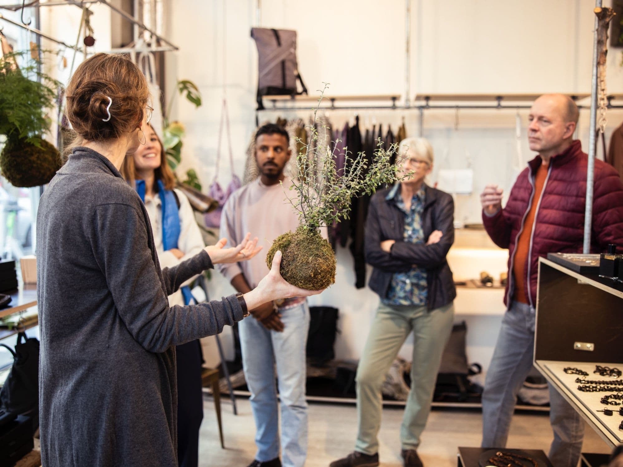 Made in Zürich: interesting tour with a focus on nature, group activities, and art.