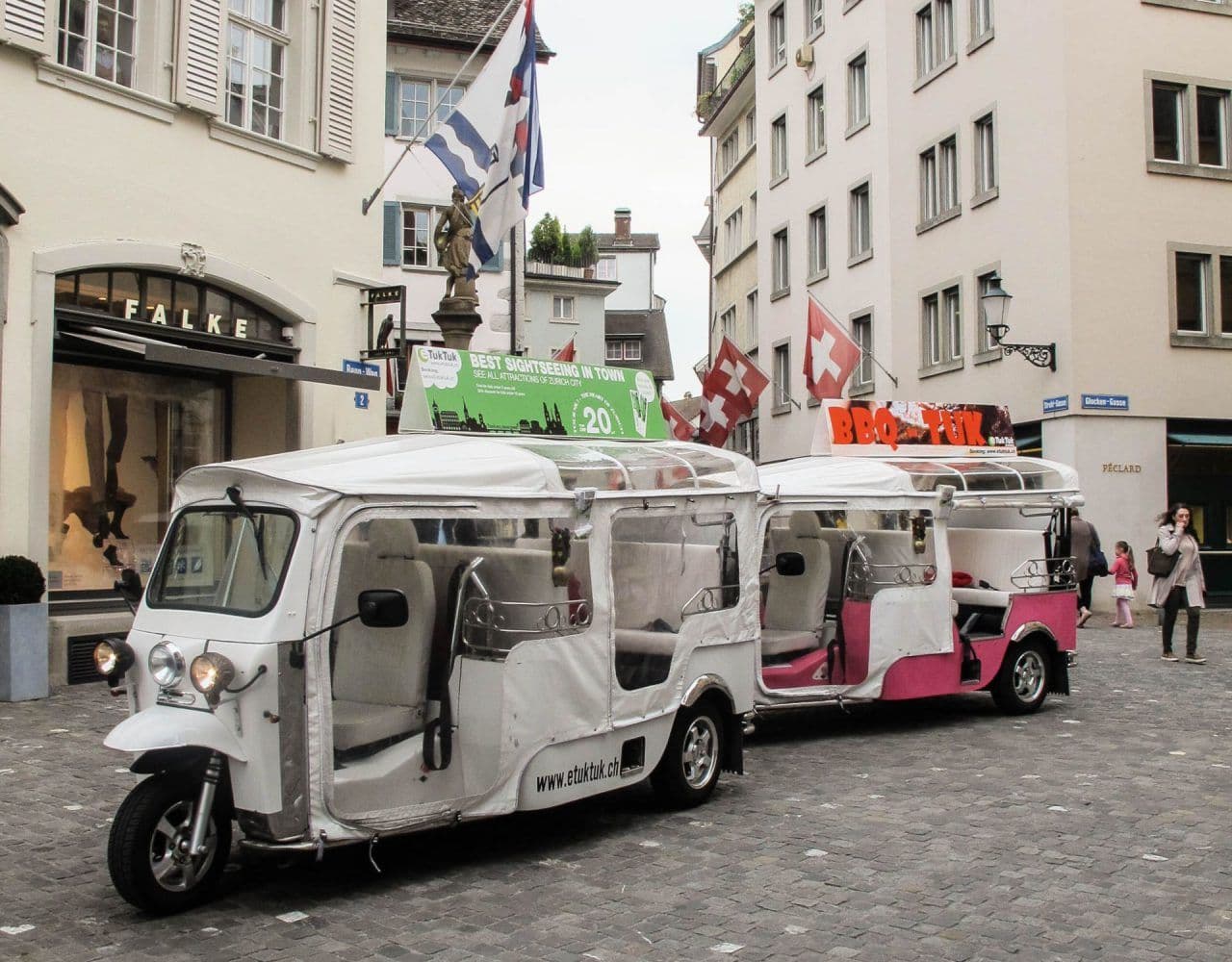 Burger tuk with sides and wine in Zurich 13