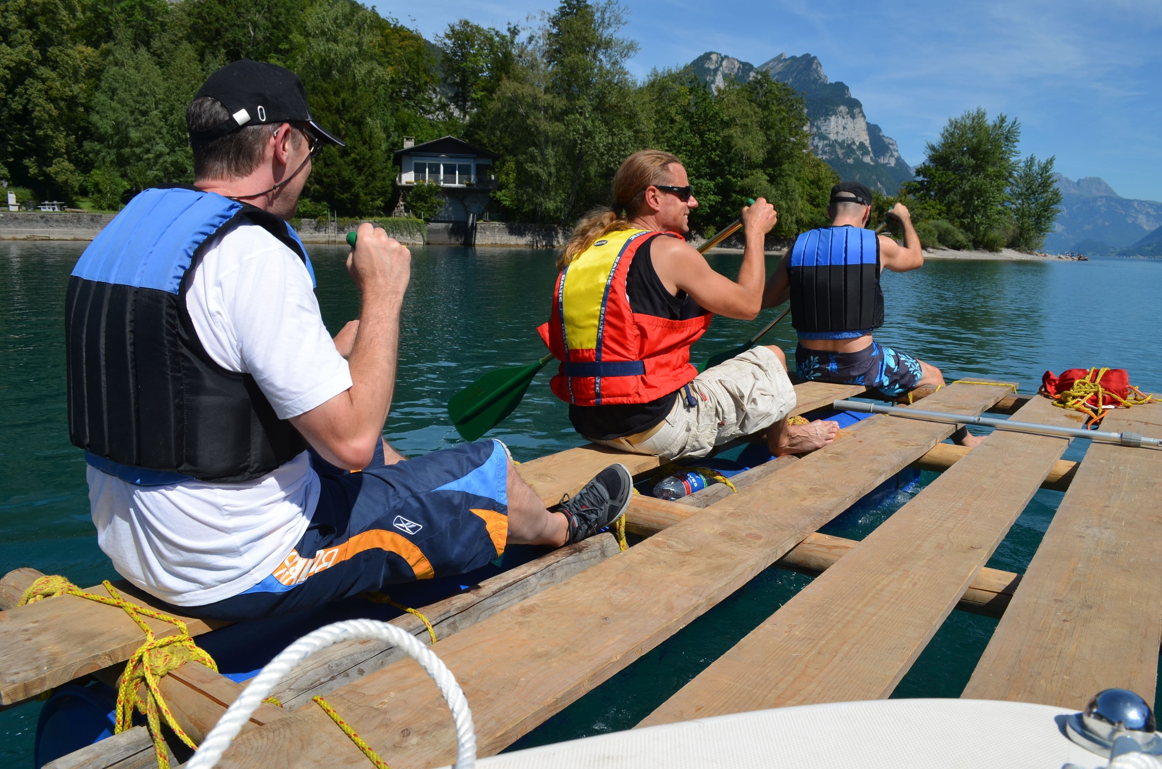 Paddleboarding at Lake Walensee with friends on the water