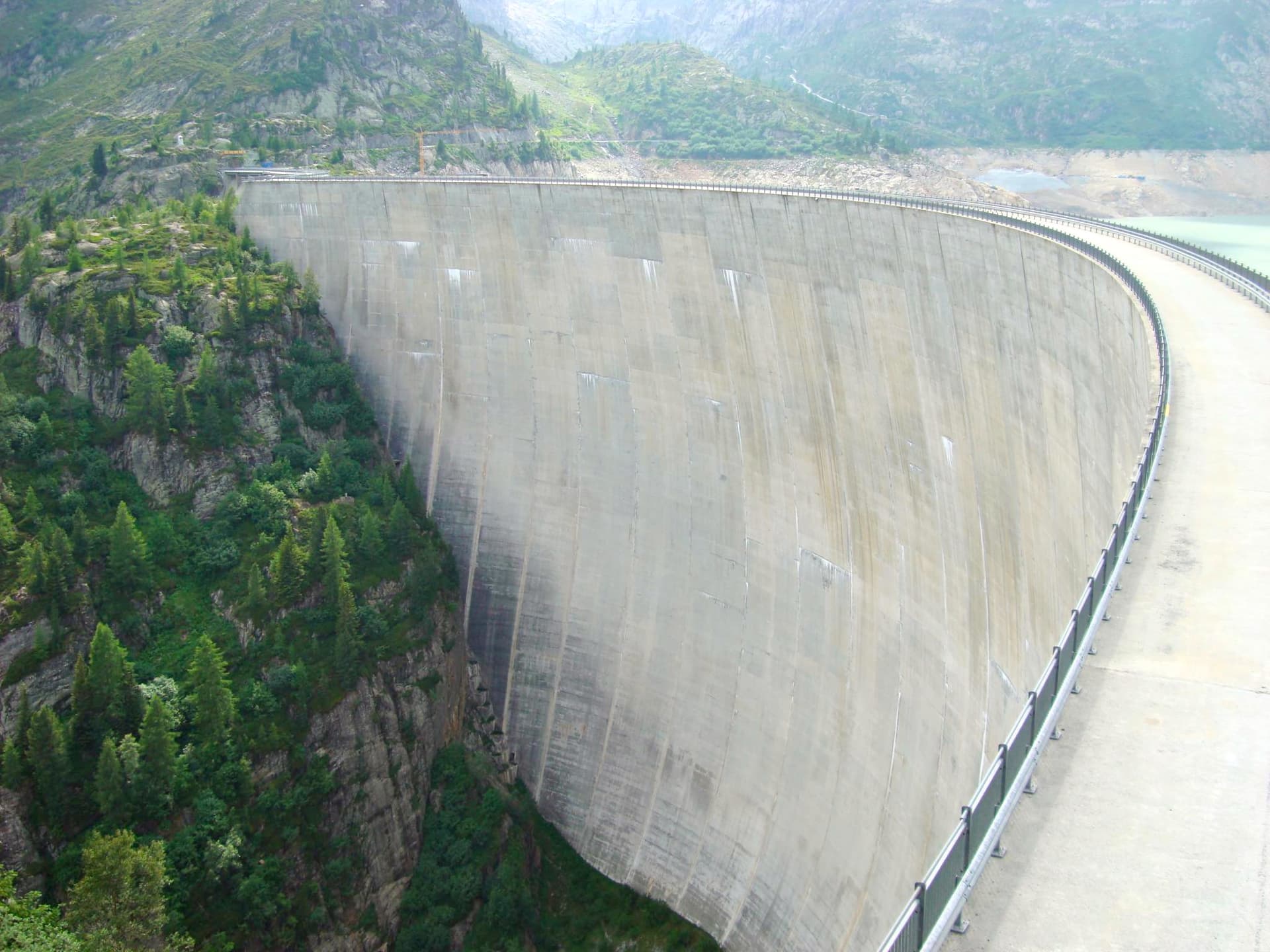 VerticAlp Emosson – Funiculars and dam